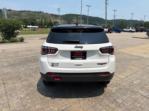 Used 2022 Jeep Compass Trailhawk w/ Sun and Sound Group AWD/4WD image 7
