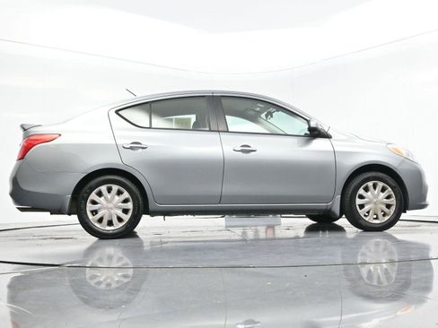 Used 2013 Nissan Versa SV w/ Convenience Pkg image 43