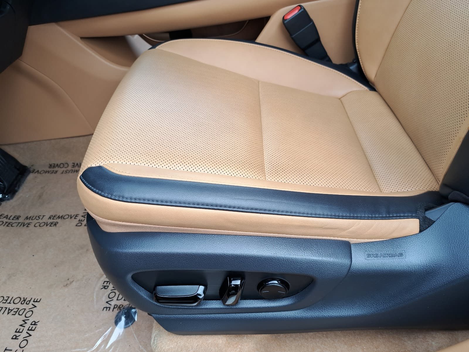 Used 2025 Lexus RZ 300e FWD image 31