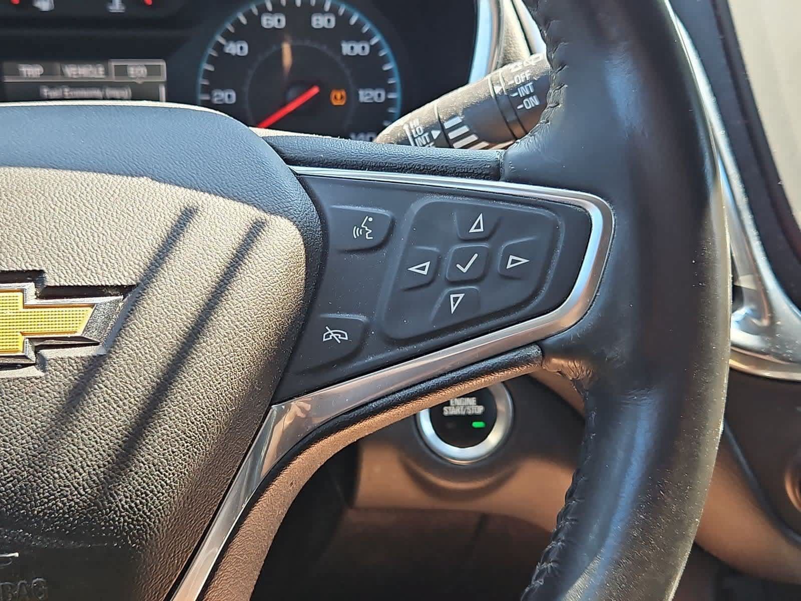 Used 2018 Chevrolet Equinox LT FWD image 23