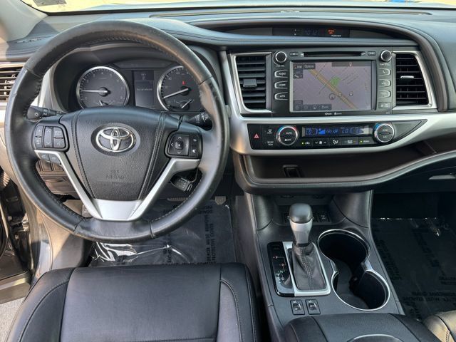 Used 2015 Toyota Highlander XLE AWD/4WD image 19