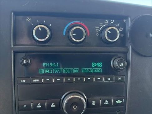 Used 2016 Chevrolet Express 2500 Extended RWD image 19