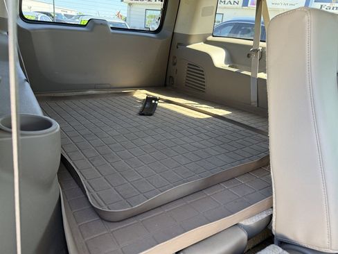 Used 2015 GMC Yukon XL SLT RWD image 13