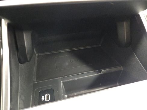 Used 2024 Land Rover Range Rover Velar S image 31