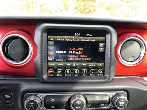 Used 2023 Jeep Gladiator Rubicon w/ Trailer Tow Package image 20