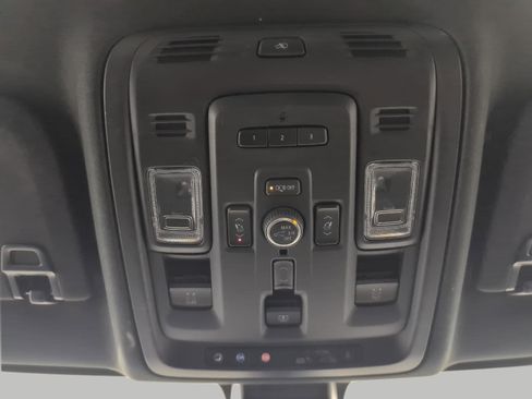 Used 2022 GMC Yukon Denali w/ Denali Ultimate Package AWD/4WD image 18