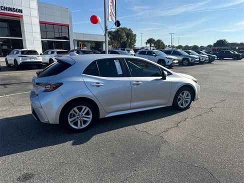 Used 2022 Toyota Corolla SE image 3