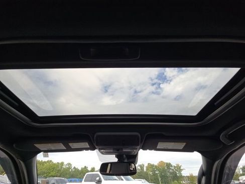 Used 2022 Nissan Frontier PRO-4X w/ Pro-4X Premium Package image 35