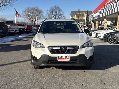 Used 2023 Subaru Crosstrek 2.0i image 2