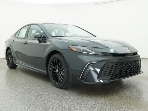 New 2026 Toyota Camry SE FWD image 32