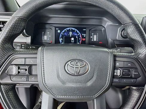 Used 2025 Toyota Tacoma SR5 AWD/4WD image 16