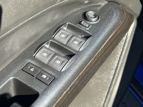 Used 2020 GMC Canyon SLE w/ SLE Convenience Package image 18