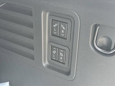 New 2026 GMC Acadia Denali Ultimate FWD image 12