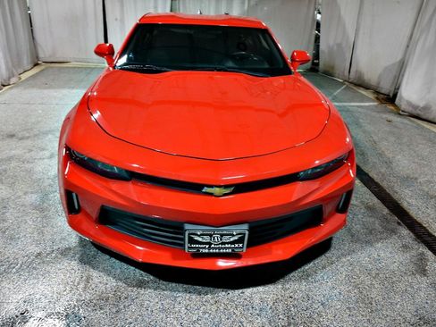 Used 2018 Chevrolet Camaro LT RWD image 2