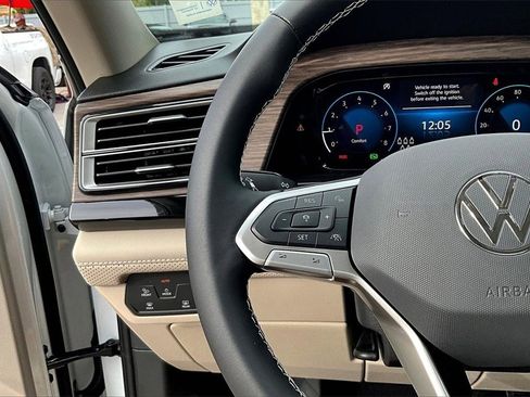New 2026 Volkswagen Atlas SEL image 24