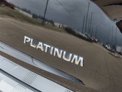 Used 2022 Nissan Rogue Platinum w/ Head-Up Display Package image 31