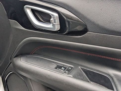 Used 2025 Jeep Compass Trailhawk image 29