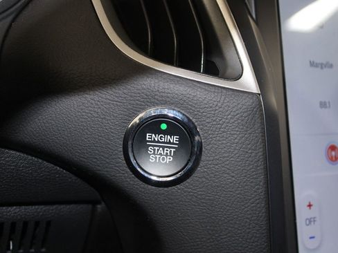 Used 2024 Ford Edge SE image 37