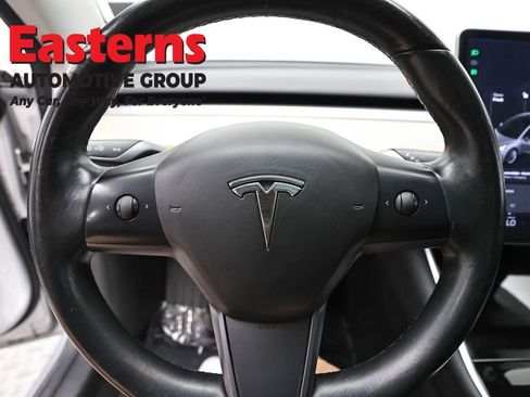 Used 2018 Tesla Model 3 Mid Range RWD image 10