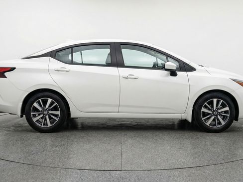 Used 2025 Nissan Versa SV image 11