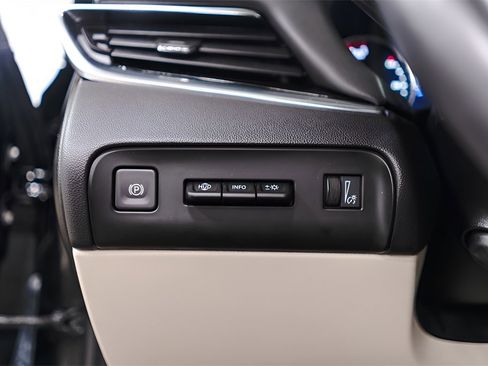 Used 2024 Buick Enclave Avenir image 21