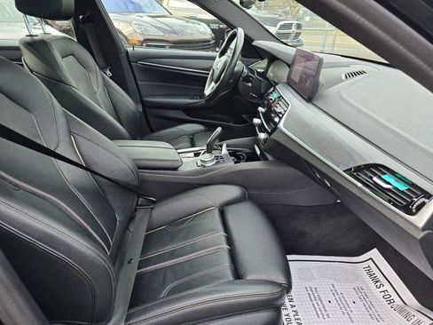 Used 2021 BMW 530i xDrive 530i xDrive Sedan 4D image 11