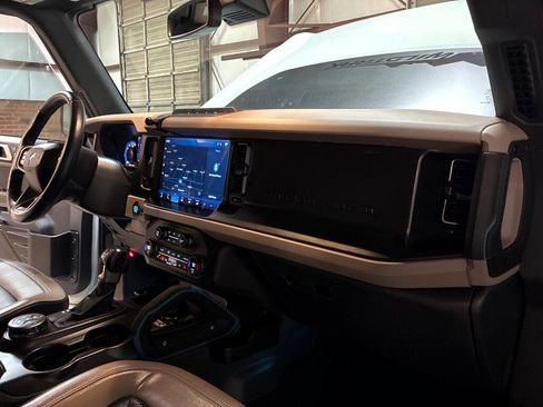 Used 2021 Ford Bronco Wildtrak image 37