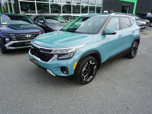 Used 2024 Kia Seltos SX w/ SX Sunroof Package AWD/4WD image 2