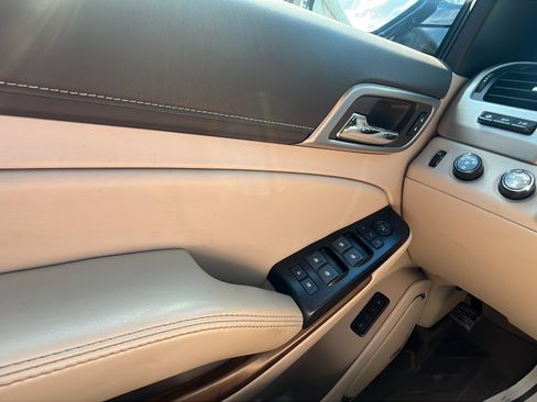 Used 2020 GMC Yukon Denali w/ Denali Premium Package AWD/4WD image 15