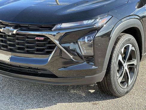 Certified 2024 Chevrolet Trax RS w/ Driver Confidence Package image 7