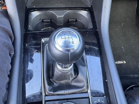 Used 2025 MAZDA MAZDA3 2.5 S Hatchback w/ Premium Pkg FWD image 18