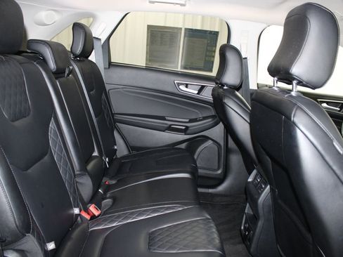 Used 2024 Ford Edge Titanium image 31