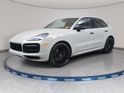 Used 2023 Porsche Cayenne GTS image 1