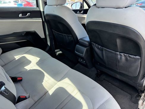 Used 2022 Kia K5 LXS FWD image 11