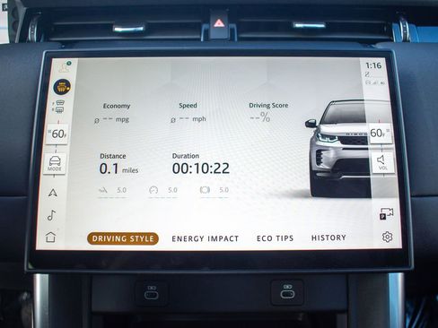 Used 2025 Land Rover Discovery Sport S image 28