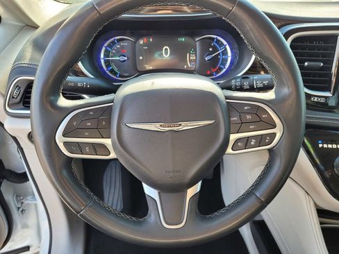 Used 2023 Chrysler Pacifica Limited FWD image 21