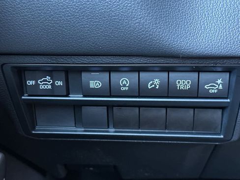 Used 2024 Toyota Tundra Limited image 28