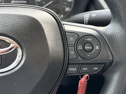 Used 2025 Toyota Corolla LE FWD image 20