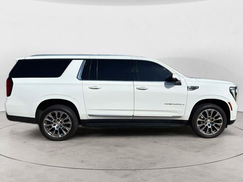 Used 2025 GMC Yukon XL Denali AWD/4WD image 5