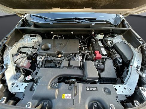 Used 2022 Toyota RAV4 XLE FWD image 24