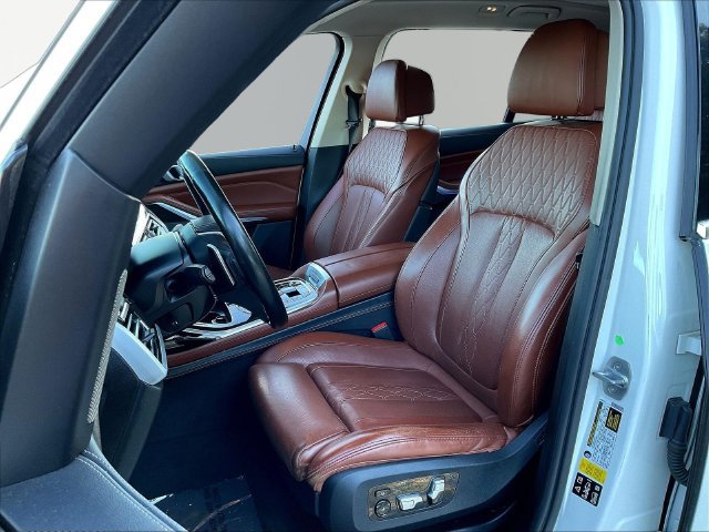 Used 2020 BMW X7 xDrive40i w/ Cold Weather Package AWD/4WD image 22