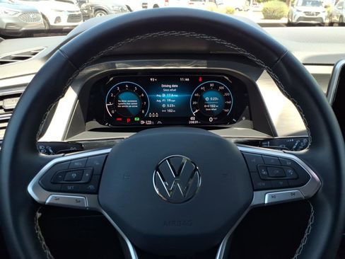 Certified 2025 Volkswagen Atlas Cross Sport SE FWD image 26