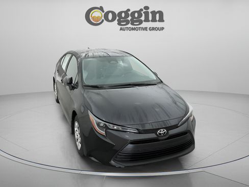 Used 2026 Toyota Corolla LE FWD image 27