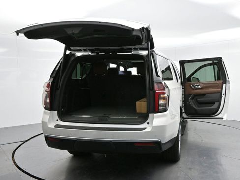 Used 2024 Chevrolet Suburban High Country w/ Advanced Technology Package image 52