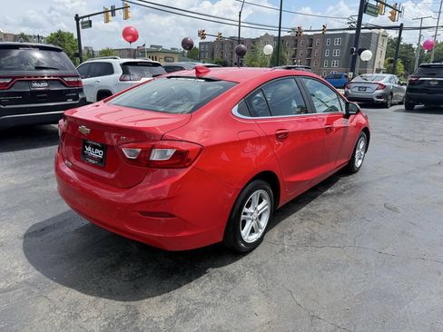 Used 2017 Chevrolet Cruze LT FWD image 4
