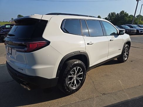 Used 2026 GMC Acadia AT4 w/ Luxury Package AWD/4WD image 12