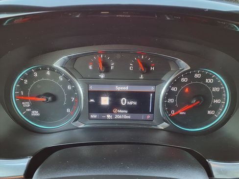 Used 2023 Chevrolet Traverse RS w/ LPO, Cargo Package image 19