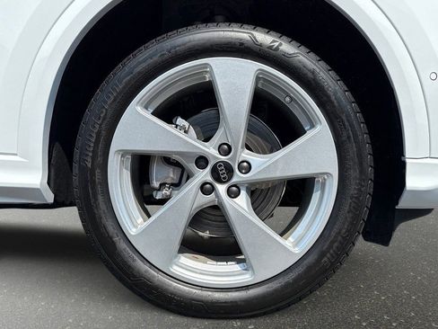 Certified 2025 Audi Q5 2.0T Premium Plus w/ Premium Plus image 8