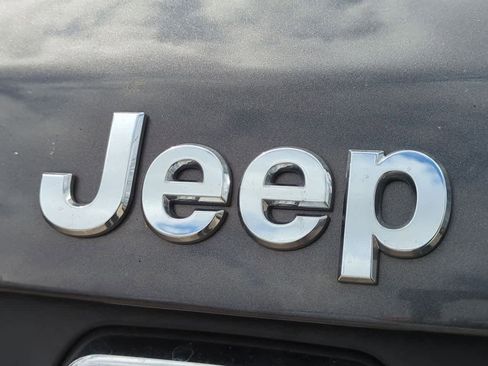 Used 2022 Jeep Compass Latitude image 12