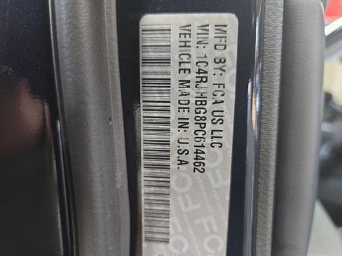 Certified 2023 Jeep Grand Cherokee Limited AWD/4WD image 33